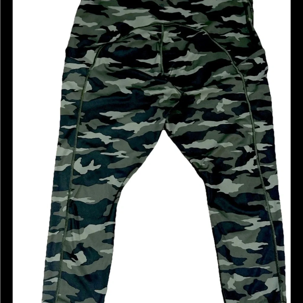 Athleta Camo Print Women's Leggings - Picture 7 of 11